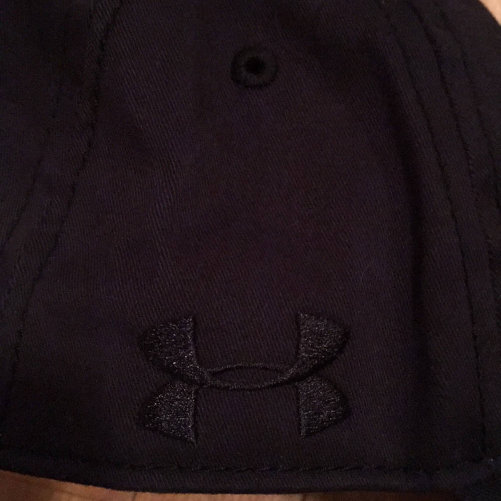 Under Armour men’s snap back cap. Color black. - Picture 5 of 5